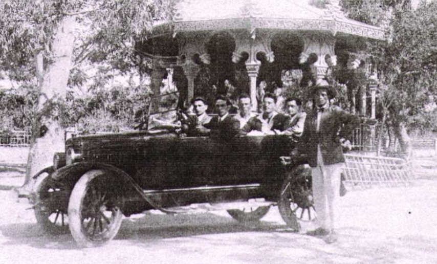 סוכת התזמורת, יפו 1925