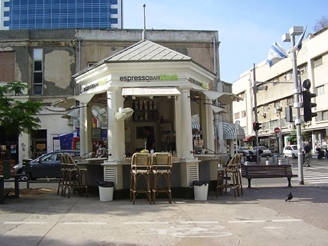 קיוסק משוחזר בשדרות רוטשילד בת"א, 2010