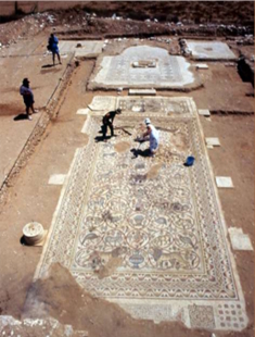 רצפת פסיפס של כנסייה ביזנטית שהתגלתה בחפירה באתר באר שמע