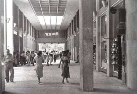 פסאז׳ ״סולל בונה״ שכונה גם פסאז׳ ״תמר״, 1954