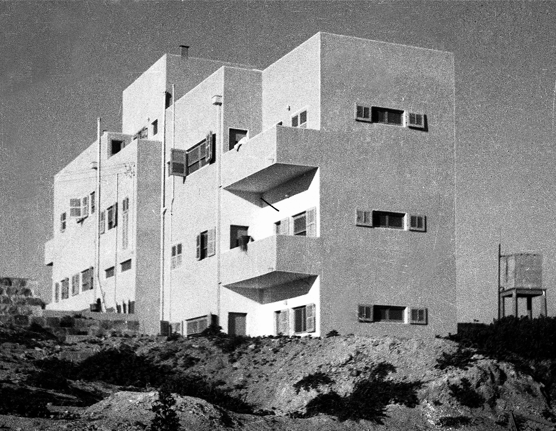 בית הילדים הגדול, מרפסות תלויות, תכנן יעקב פינקרפלד, הסגנון הבינלאומי, שנות 1930