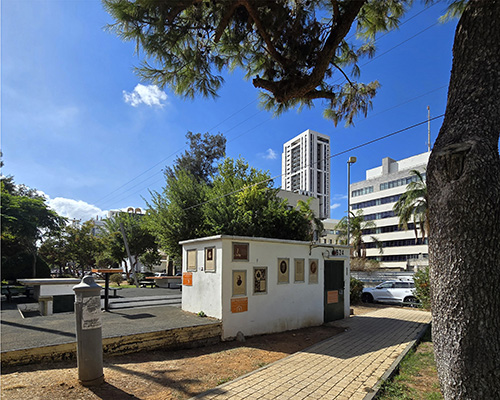 מבנה בטון ששימש כבאר בעבר, שריד ימי הפרדסים