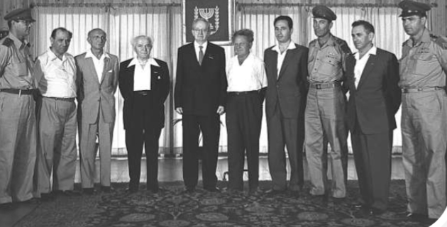 טקס הענקת אות ההגנה, 1958 (שאול אביגור הוא שני מצד שמאל)